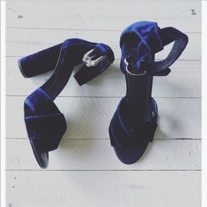 Maje Embellished Velvet sandals sz: 10